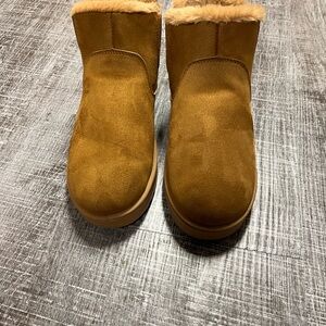 Cozy Tan Suede Boots with Fur Lining